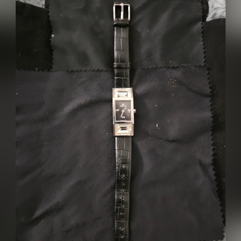 GORGEOUS VINTAGE SWARVOSKI WOMENS WATCH - Picture 2 of 6